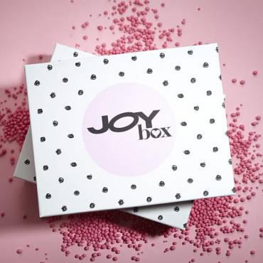 Joy Box z kosmetykami (fot. materiały prasowe) 