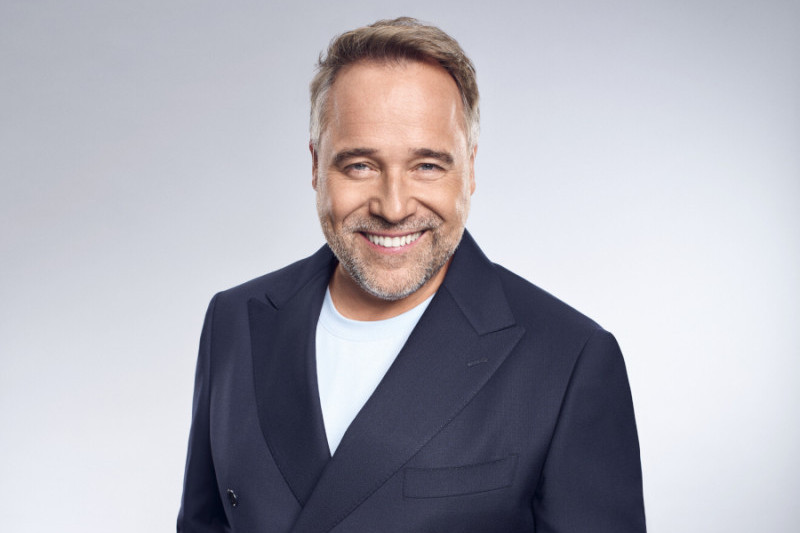 Łukasz Nowicki zamiast Roberta Stockingera w "The Voice Senior" TVP 2