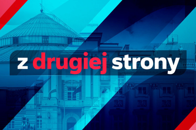 Polsat News z programem, w którym dyskutują dziennikarze tej stacji i Interii