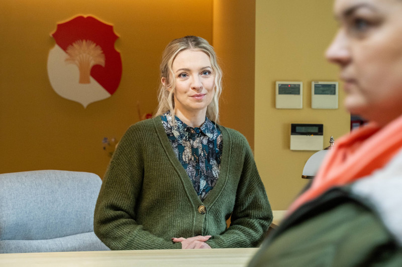 TVP 1: średnio 750 tys. widzów debiutu serialu "Zaraz wracam" z Barbarą Kurdej-Szatan