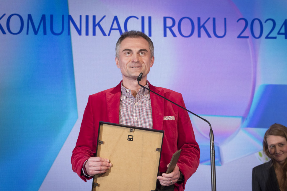 Otwarta głowa. Rozmowa z Arkadiuszem Mierzwą, Dyrektorem Komunikacji Roku 2024