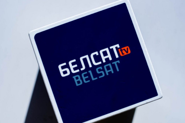 Założyciel kanału Nexta Sciapan Puciła ma program informacyjno-satyryczny w Biełsacie