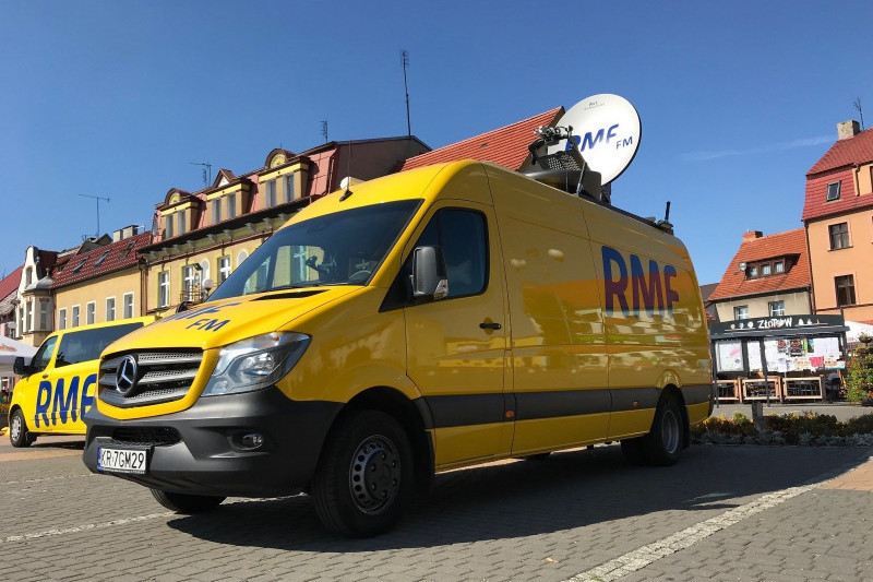 W trzecim kwartale wzrosła słuchalność RMF FM, a spadła Radia Zet