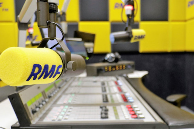 Postępowanie ws. odszkodowania dla RMF FM za zakaz rozszczepień przez cały czas się nie zakończyło