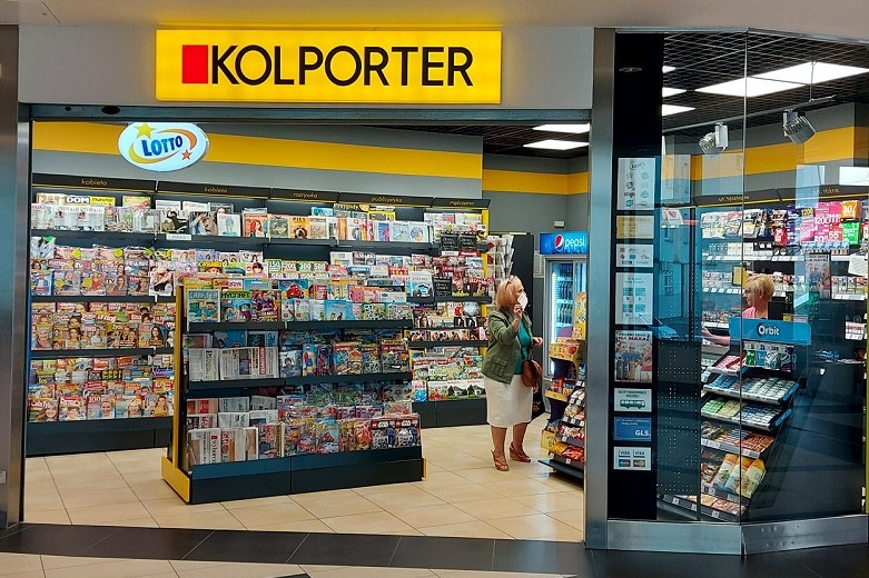 Zdrożał kolportaż tygodników lokalnych w sieci Kolportera. "Rosną koszty"