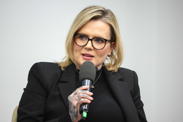 Wydawnictwo Harde bierze na siebie odpowiedzialność za błędy w książce Karoliny Opolskiej