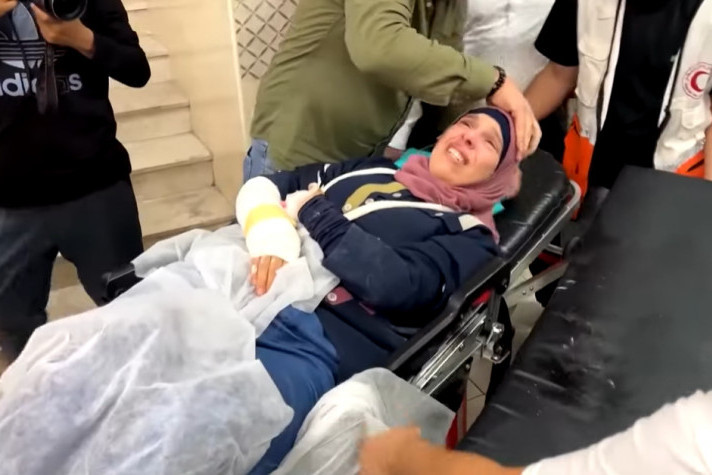 Dwoje pracowników Reutera rannych w ataku Izraelczyków. "Bili zgromadzonych kijami"