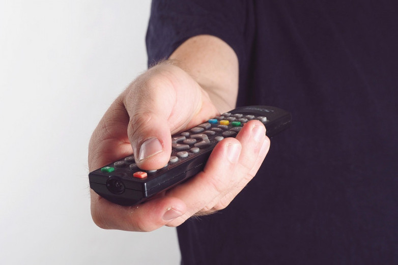 W listopadzie streaming i tradycyjna telewizja przyciągały widzów na dłużej niż miesiąc wcześniej