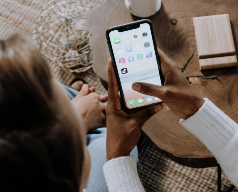 TikTok najpopularniejszym źródłem informacji wśród młodych odbiorców w USA