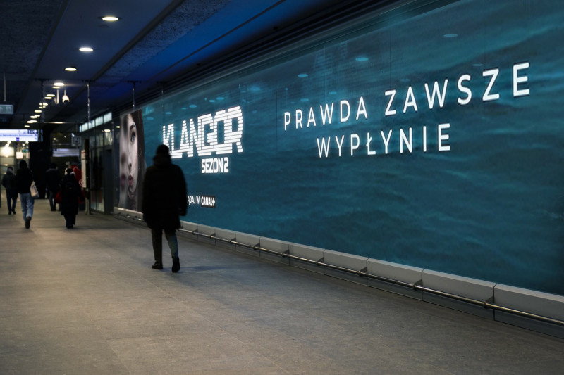 Serial Canal+ "Klangor" promowany w 3D w przestrzeni LED Space Warexpo w metrze