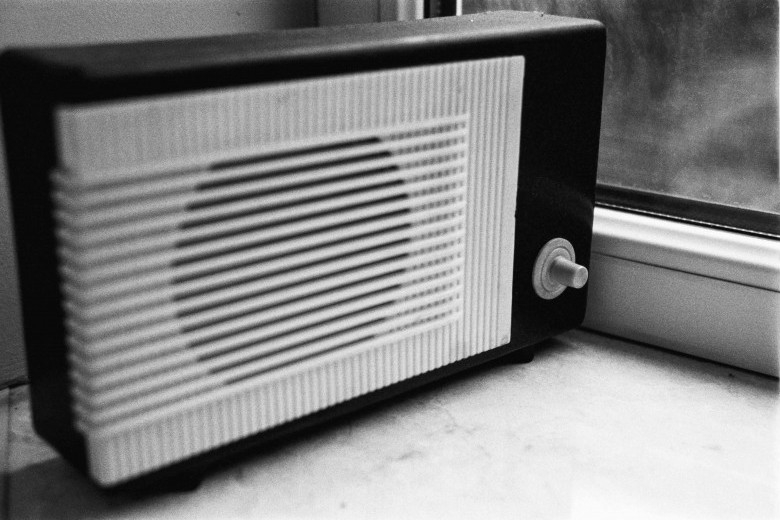 W grupie 25-49 lat spadła słuchalność RMF FM i Radia Zet, a wzrosła Eski