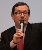 Czemu premier faworyzuje Tomasza Lisa?