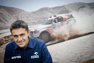 Krzysztof Hołowczyc podczas konferencja pt. Sukces ORLEN Team w 33. rajdzie Dakar, która odbyła się w Złotych Tarasach.
(fot. Marcin Obara)