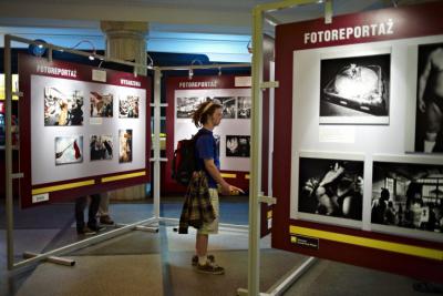 Gala wręczenia nagród Grand Press Photo 2011 w warszawskiej Kinotece. (fot. Marcin Obara )