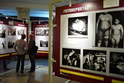 Gala wręczenia nagród Grand Press Photo 2011 w warszawskiej Kinotece. (fot. Marcin Obara )