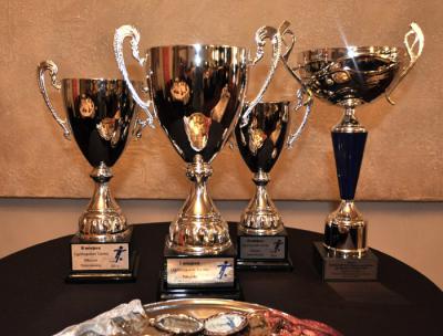 Puchary dla zwycięzców Press Cup (fot. Katarzyna Popławska, Press-Service Monitoring Mediów)