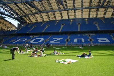 17 lipca, Stadion Miejski w Poznaniu był areną kolejnego niezwykłego wydarzenia. Kilkadziesiąt osób miało okazję, by zjeść niedzielne śniadanie na murawie stadionu.