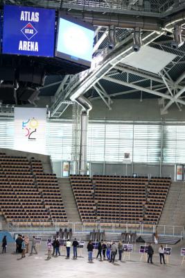 Uczestnicy spotkania "Łódź kreuje eventy" musieli odgadnąć "Kod Łodzi". Pomagali im w tym tancerze wodząc m.in. po Piotrkowskiej.