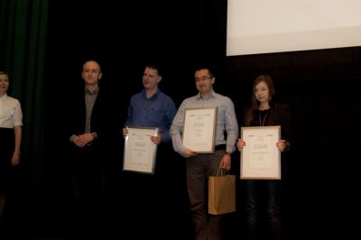 Wojciech Harpula, red. naczelny Gazety Krakowskiej oraz laureaci w kategorii Kultura - Paweł Dudek, Aleksandra Piątkowska, Adam Sęczkowski (Fot. Adrian Todorczuk)