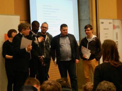 Laureaci hackathonu Editors Lab - Hackdays na scenie (fot. Joanna Sędek)