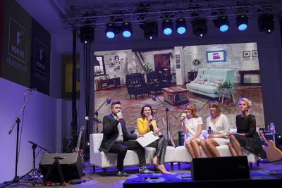 Robert Kilen i Monika Tarka (prezenterzy Fokus TV),Ewa Lampart (dyrektor Fokus TV), Julia Ogińska (dyrektor programowa stacji), Anna Kaczmarska (prezes IDMnet) (fot. Piotr Król)