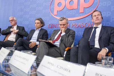 Od lewej: Michael Ringier, Dominik Libicki, Jerzy Baczyński i Mathias Döpfner (fot. Szymon Jankowski)