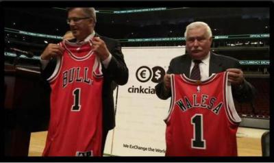 Tego typu zdjęcia z udziałem prezydentów Polski obiegły wczoraj media społecznościowe