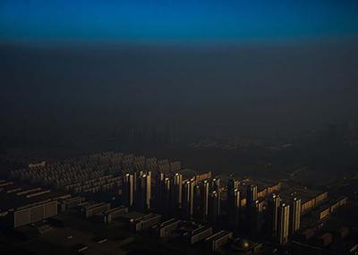 I nagroda w kategorii Problemy świata współczesnego - Zhang Lei/"Tianjin Daily": "Smog w Chinach - Tianjin w północnych Chinach okryte smogiem."